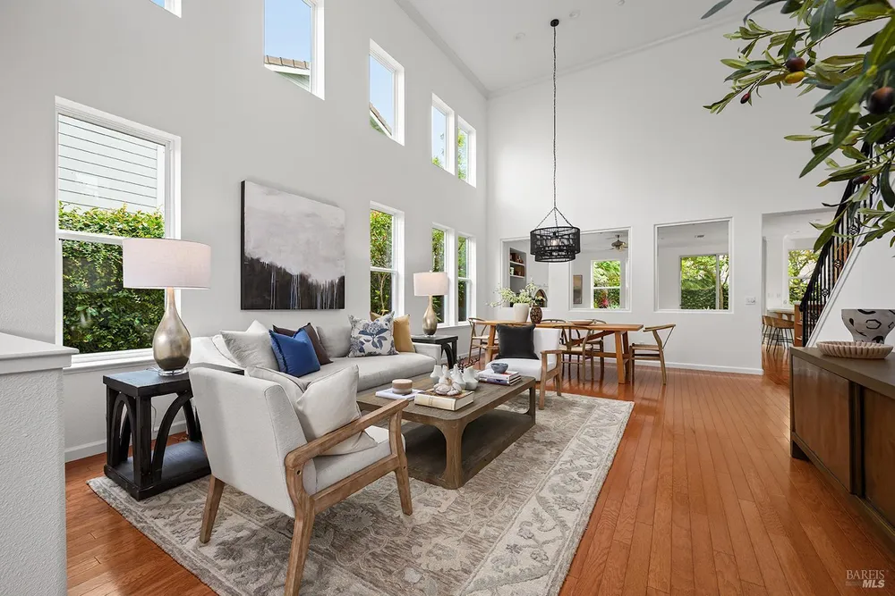 38 Maybeck St, Novato, CA 94949-6172