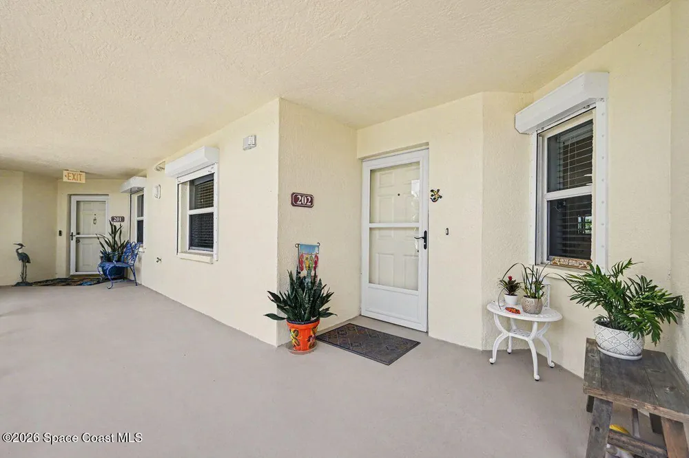 8941 Lake Dr, Cape Canaveral, FL 32920