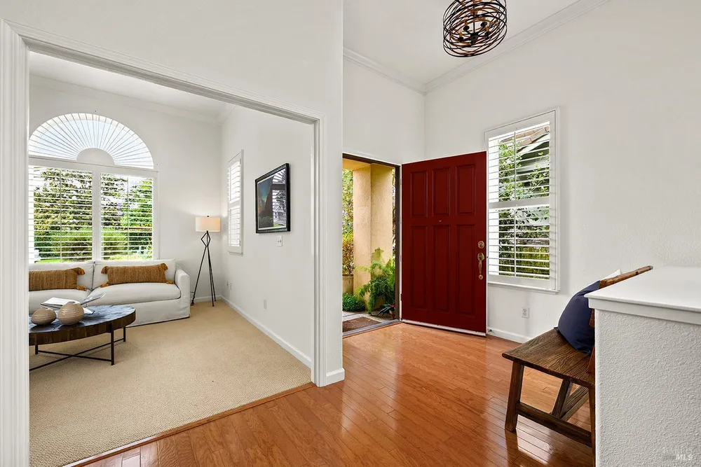 38 Maybeck St, Novato, CA 94949-6172
