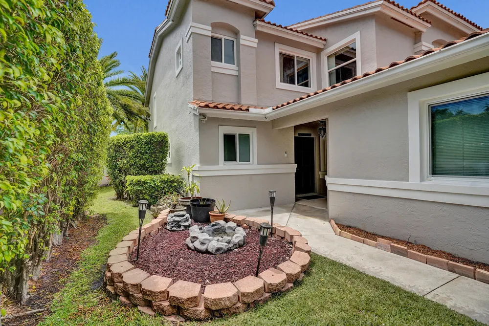 10474 Mateo Ct, Boca Raton, FL 33498