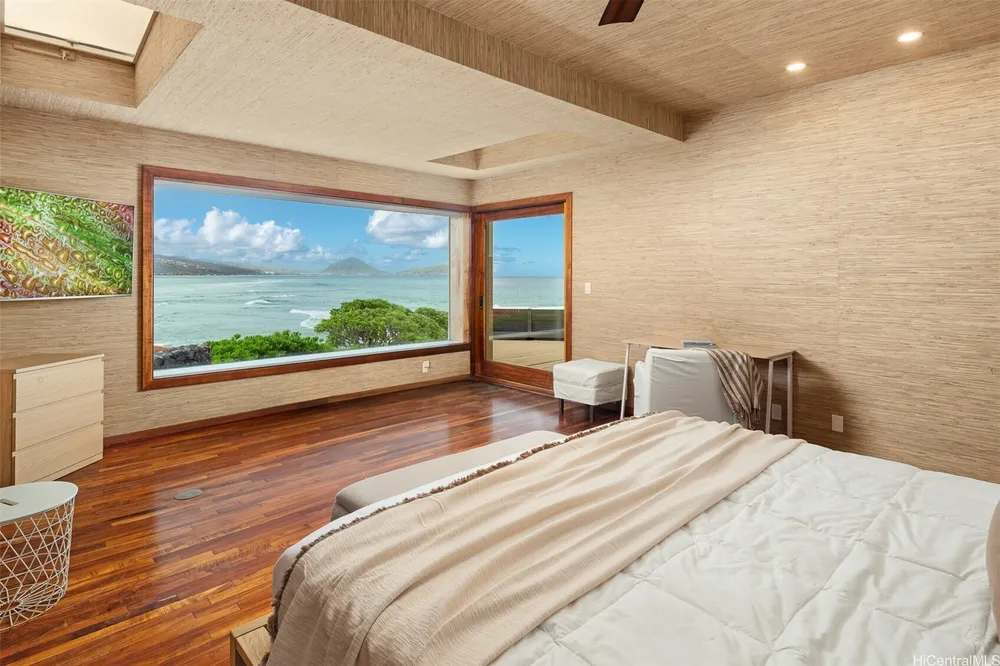 4157 Black Point Rd, Honolulu, HI 96816