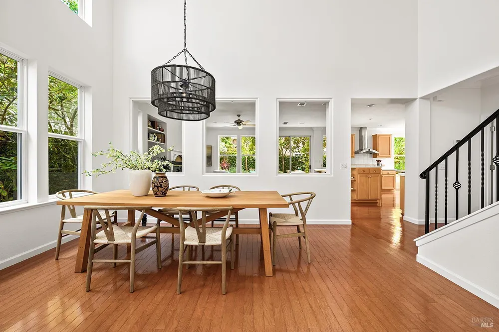 38 Maybeck St, Novato, CA 94949-6172