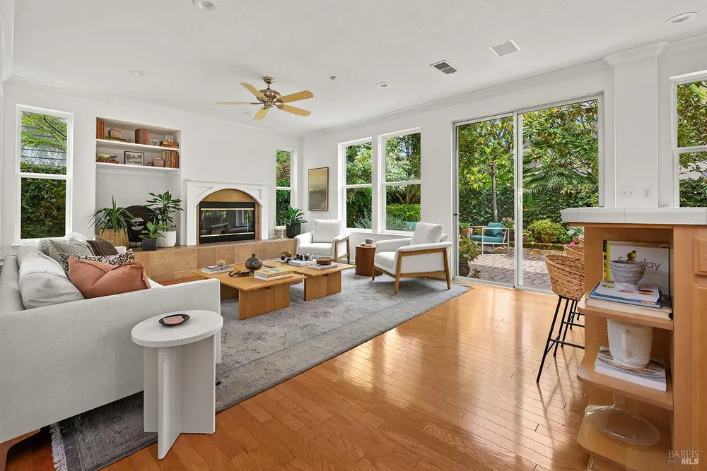 38 Maybeck St, Novato, CA 94949-6172