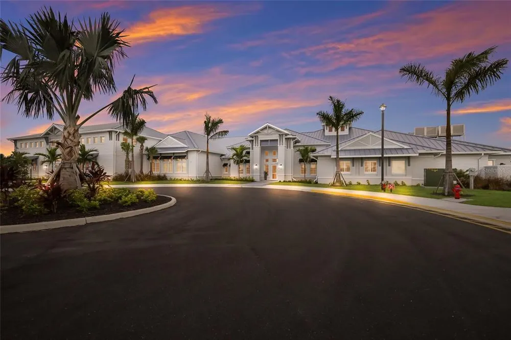 4913 Coastal Days Ln, Lakewood Ranch, FL 34211