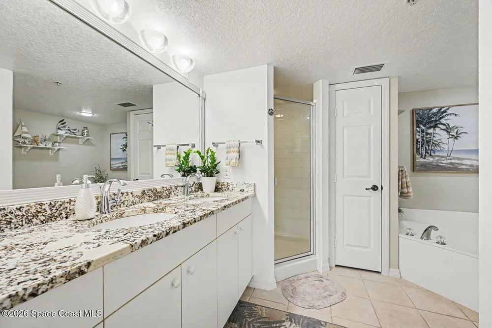 8941 Lake Dr, Cape Canaveral, FL 32920