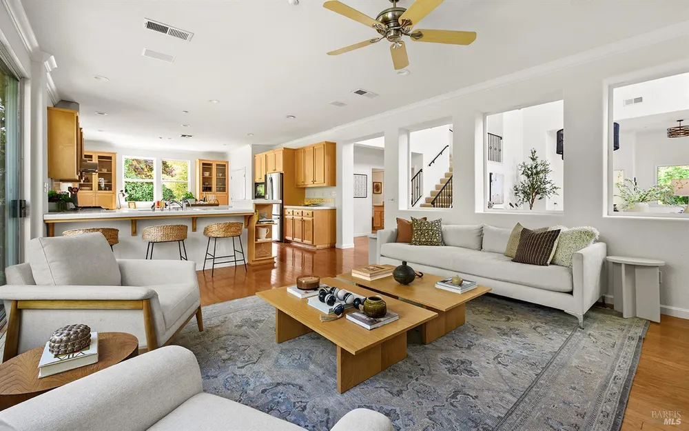 38 Maybeck St, Novato, CA 94949-6172
