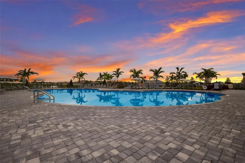 4913 Coastal Days Ln, Lakewood Ranch, FL 34211