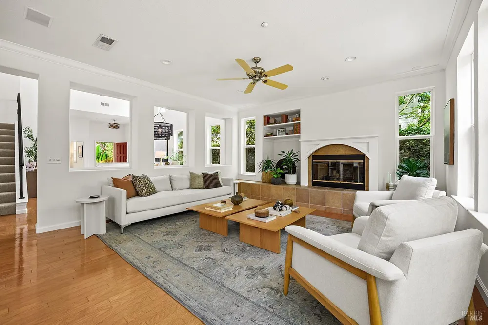 38 Maybeck St, Novato, CA 94949-6172