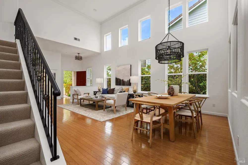 38 Maybeck St, Novato, CA 94949-6172