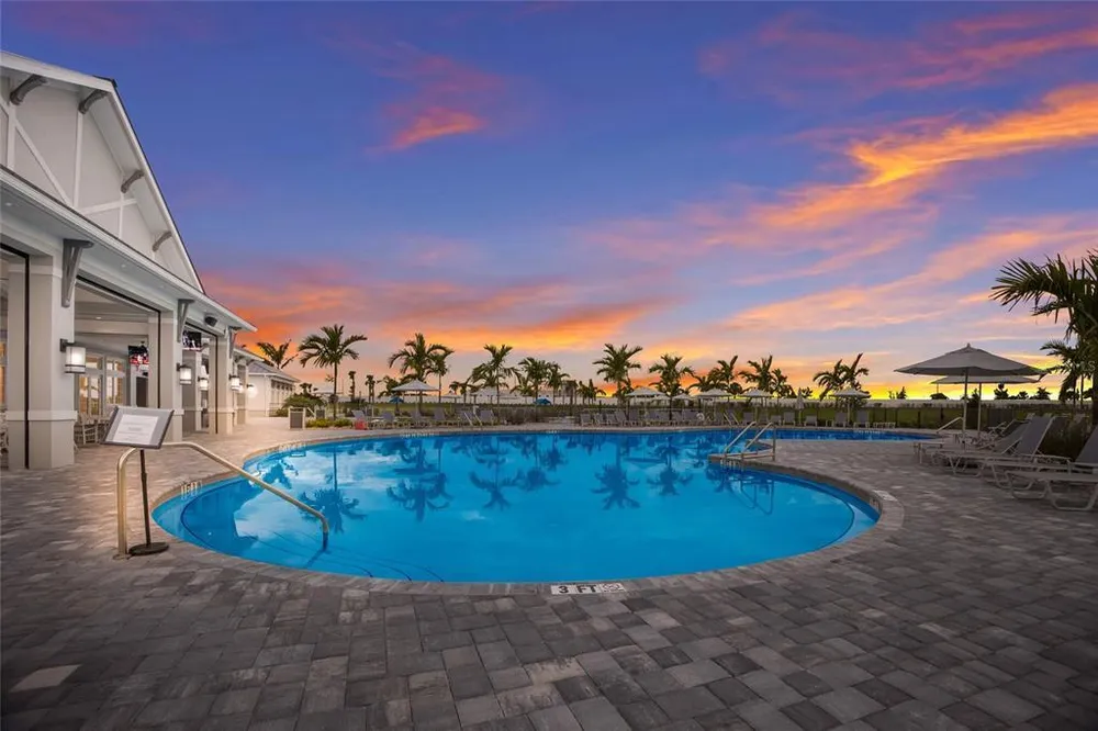 4913 Coastal Days Ln, Lakewood Ranch, FL 34211