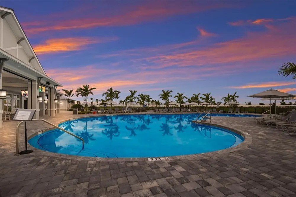 4913 Coastal Days Ln, Lakewood Ranch, FL 34211