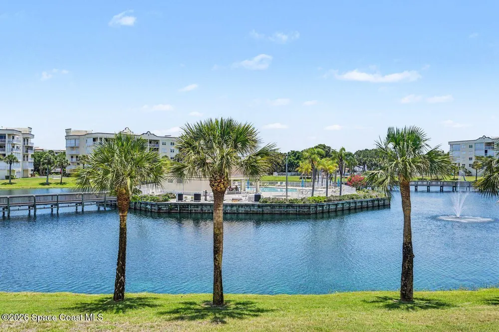 8941 Lake Dr, Cape Canaveral, FL 32920