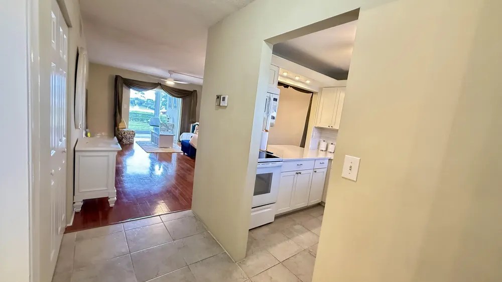2728 Garden Dr N, Lake Worth Beach, FL 33461
