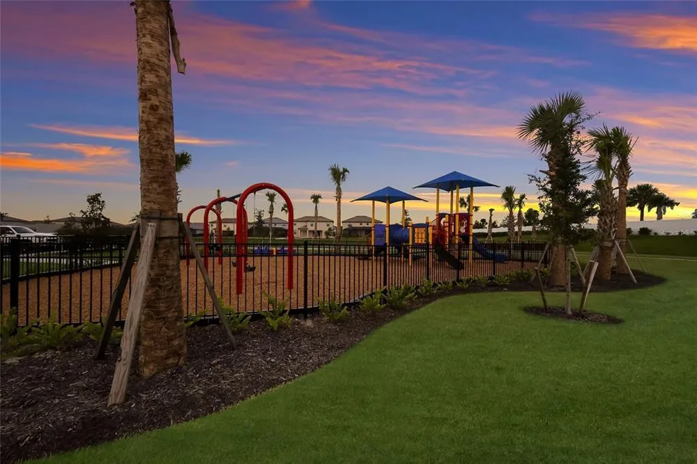 4913 Coastal Days Ln, Lakewood Ranch, FL 34211
