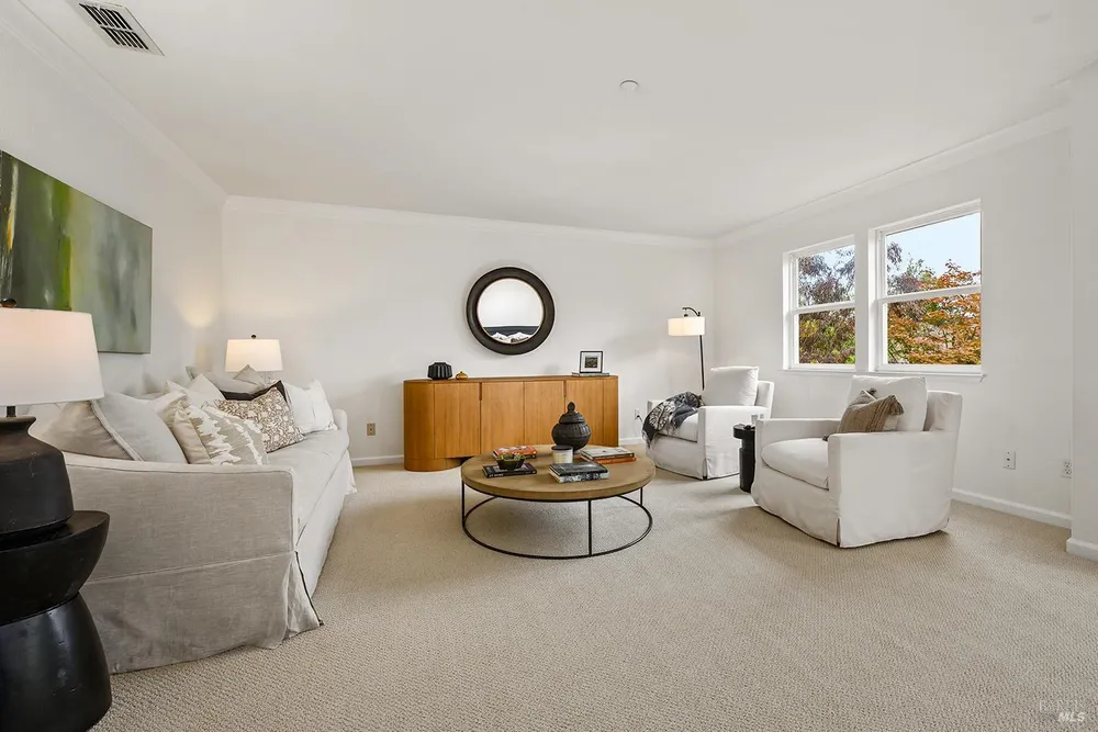 38 Maybeck St, Novato, CA 94949-6172