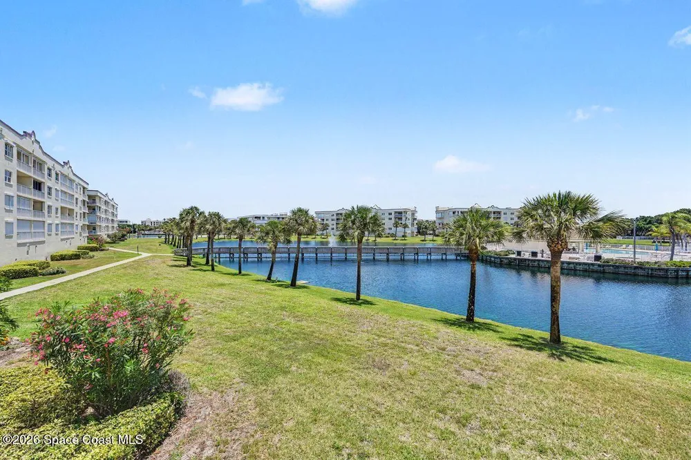 8941 Lake Dr, Cape Canaveral, FL 32920