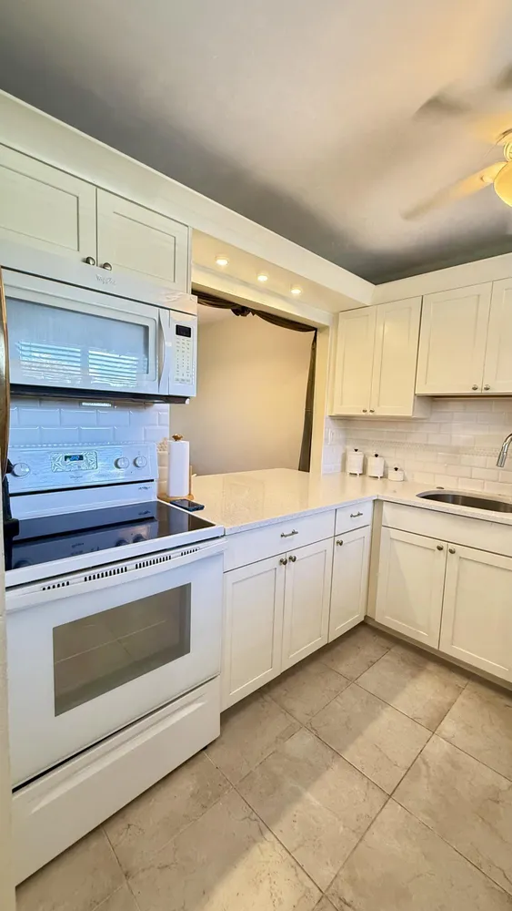 2728 Garden Dr N, Lake Worth Beach, FL 33461