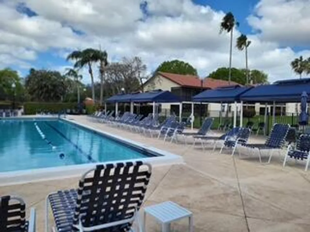 10215 N Circle Lake Dr, Boynton Beach, FL 33437