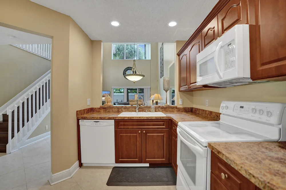 10474 Mateo Ct, Boca Raton, FL 33498