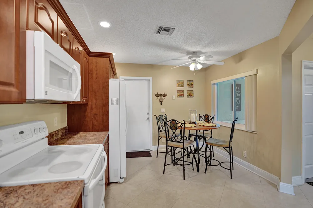 10474 Mateo Ct, Boca Raton, FL 33498