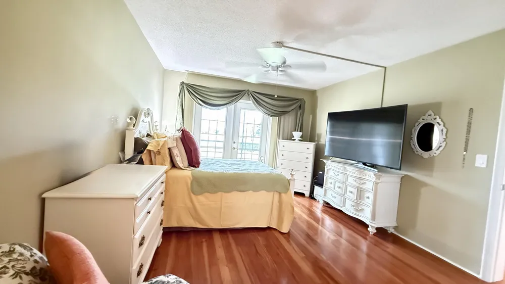 2728 Garden Dr N, Lake Worth Beach, FL 33461