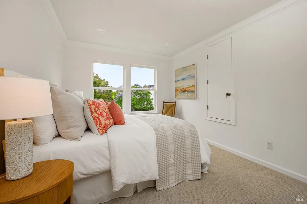 38 Maybeck St, Novato, CA 94949-6172