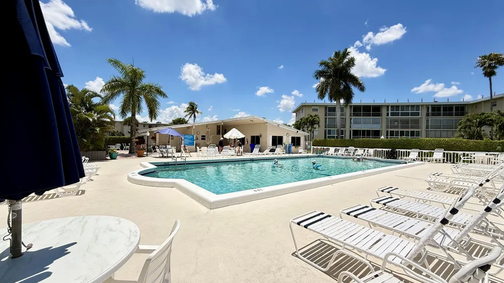 2728 Garden Dr N, Lake Worth Beach, FL 33461