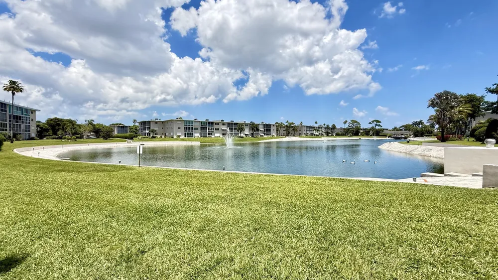 2728 Garden Dr N, Lake Worth Beach, FL 33461