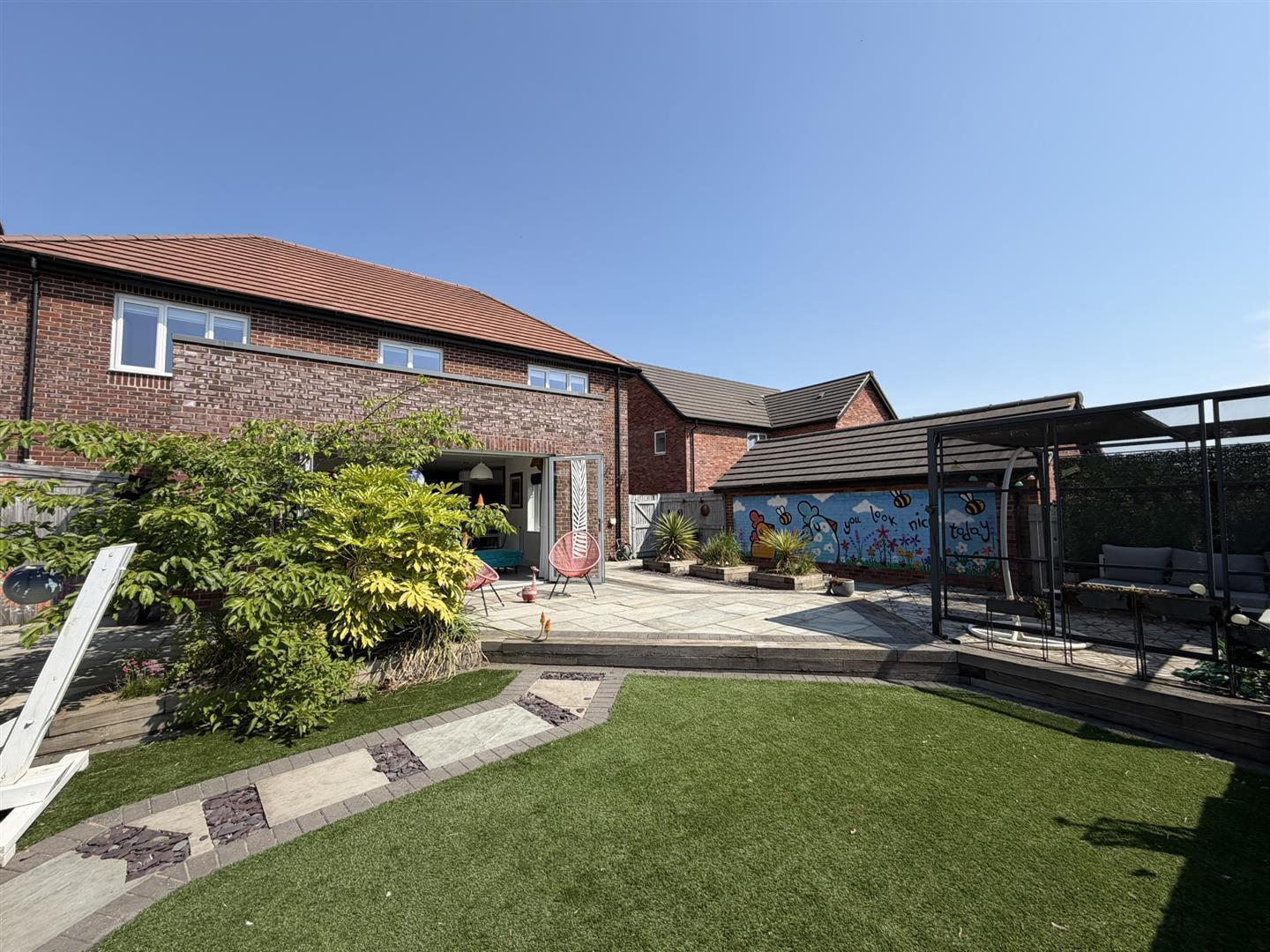Buttercup Drive, Daventry Image 34