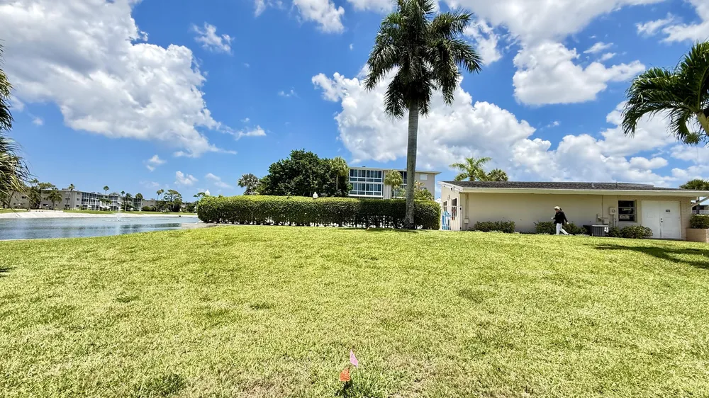 2728 Garden Dr N, Lake Worth Beach, FL 33461