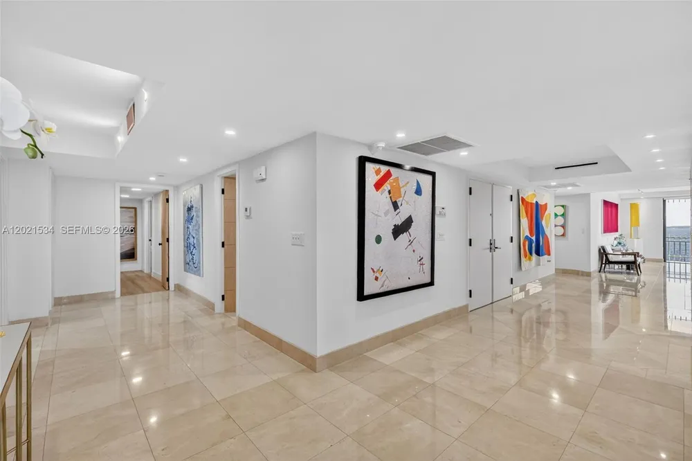 2 Grove Isle Dr, Miami, FL 33133