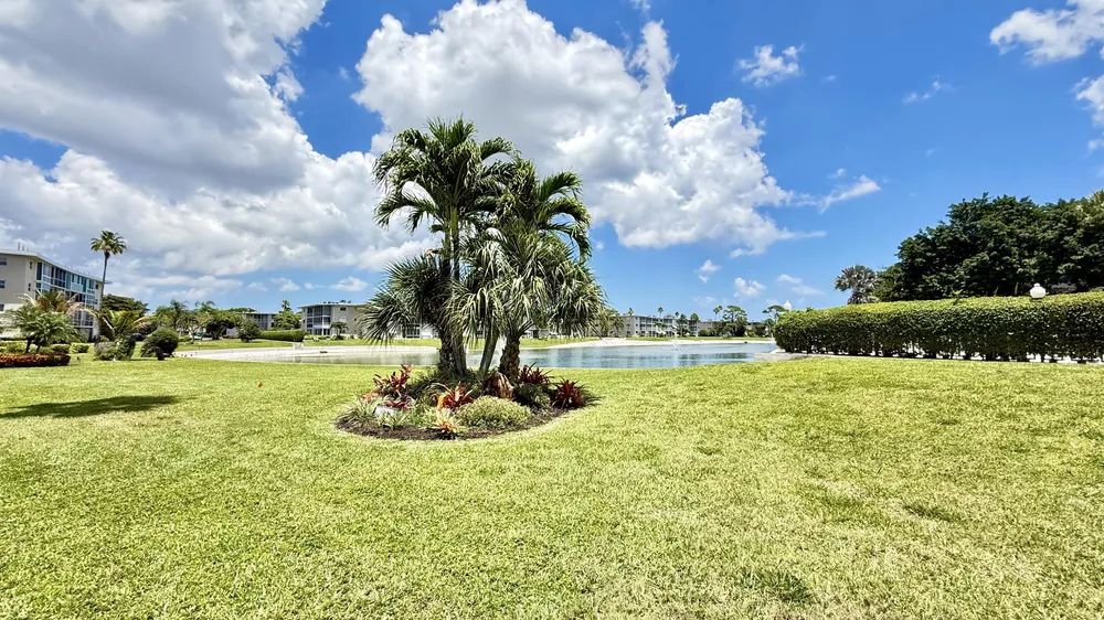 2728 Garden Dr N, Lake Worth Beach, FL 33461