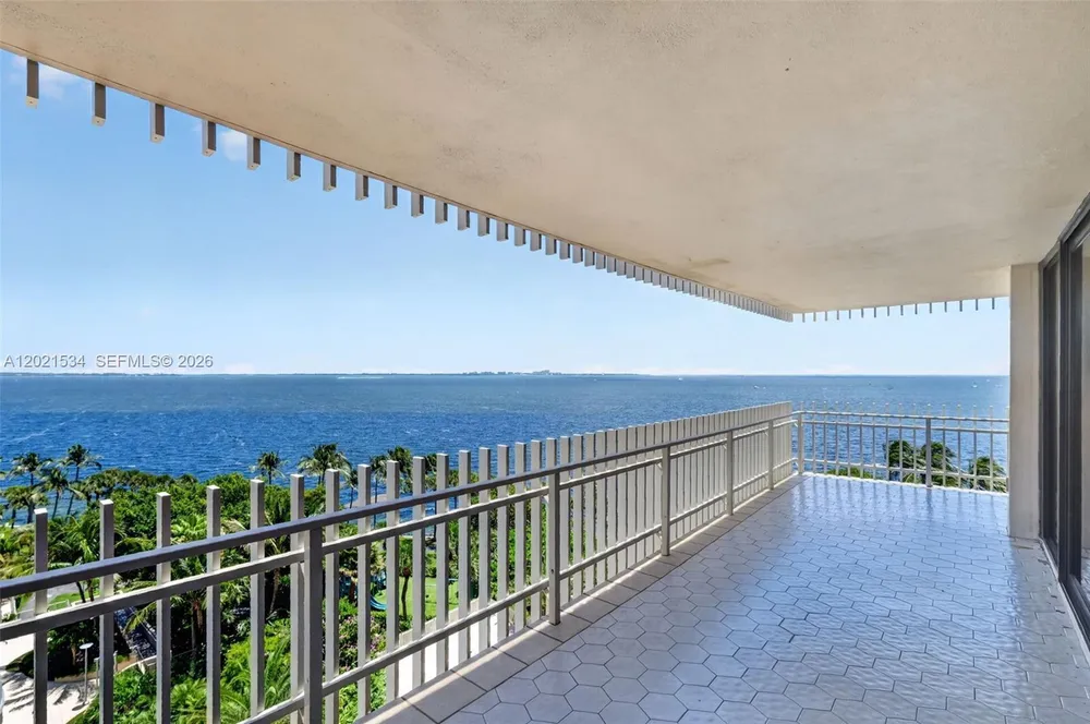 2 Grove Isle Dr, Miami, FL 33133