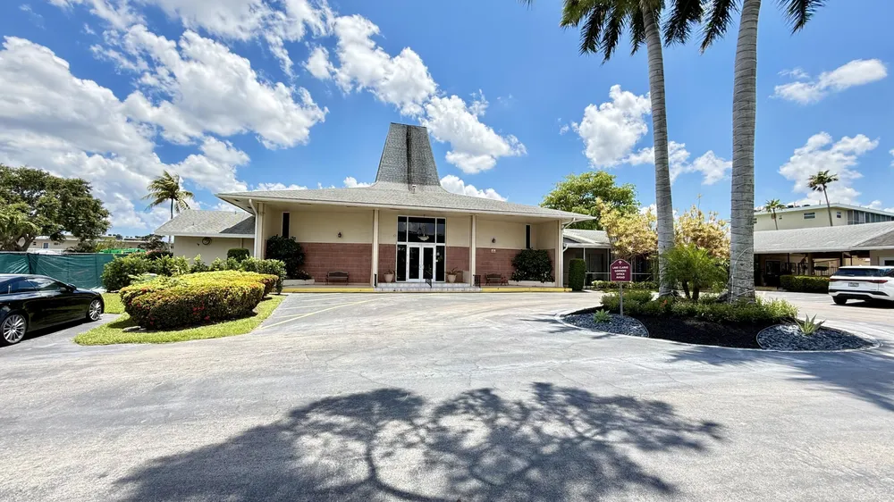2728 Garden Dr N, Lake Worth Beach, FL 33461