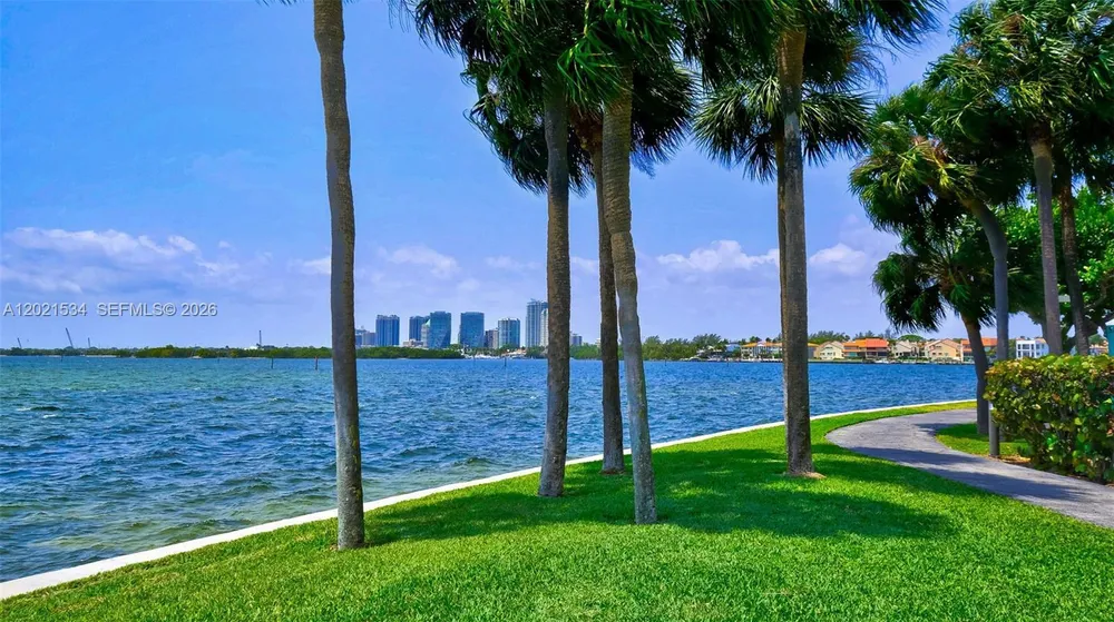 2 Grove Isle Dr, Miami, FL 33133