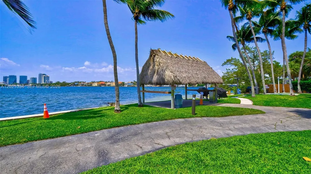 2 Grove Isle Dr, Miami, FL 33133