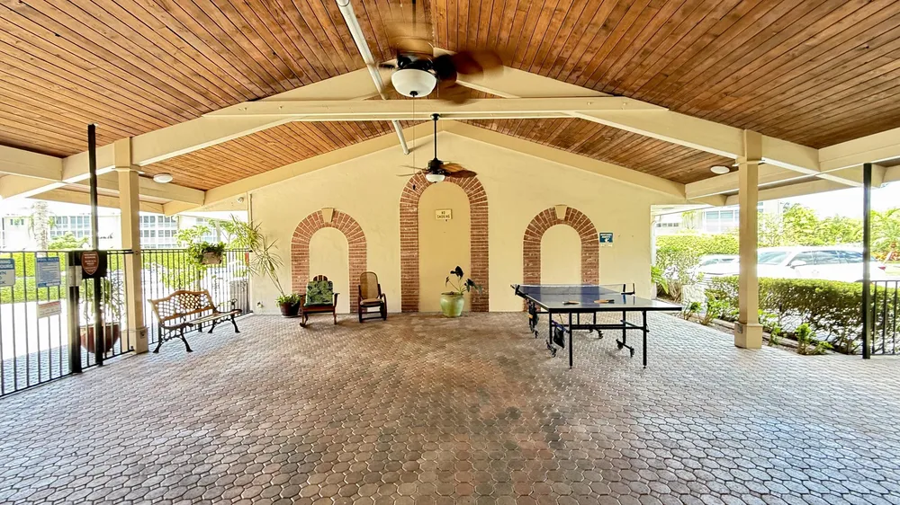 2728 Garden Dr N, Lake Worth Beach, FL 33461