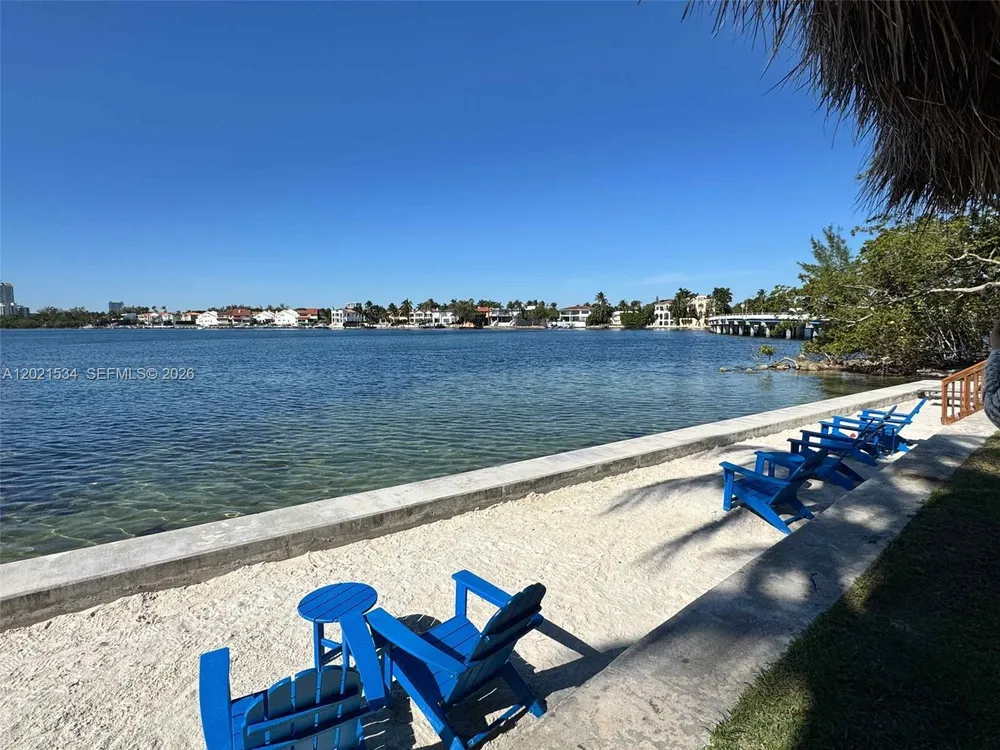 2 Grove Isle Dr, Miami, FL 33133