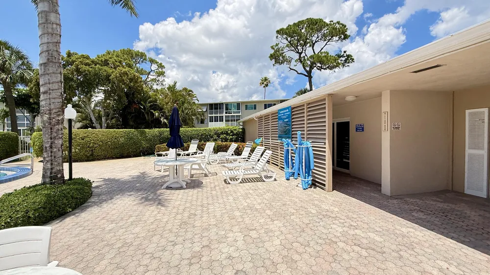 2728 Garden Dr N, Lake Worth Beach, FL 33461