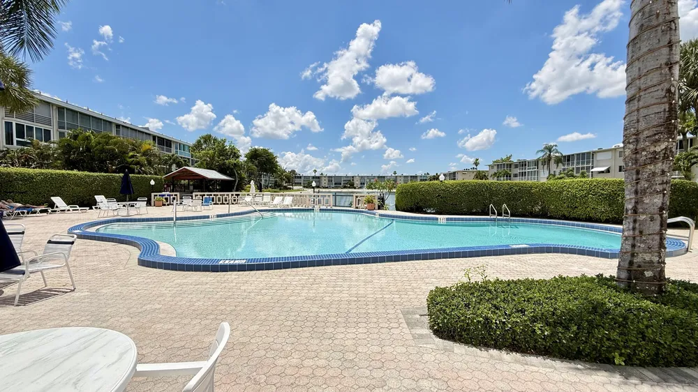 2728 Garden Dr N, Lake Worth Beach, FL 33461