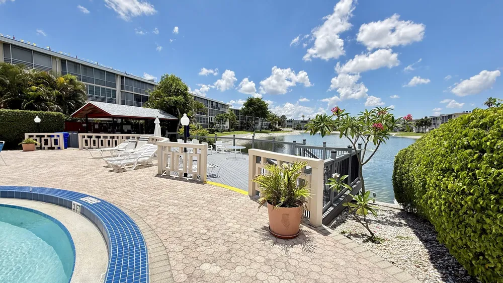 2728 Garden Dr N, Lake Worth Beach, FL 33461