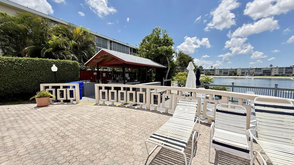 2728 Garden Dr N, Lake Worth Beach, FL 33461