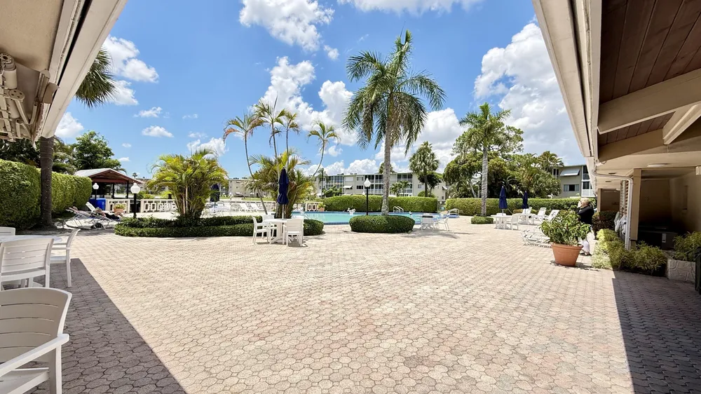 2728 Garden Dr N, Lake Worth Beach, FL 33461