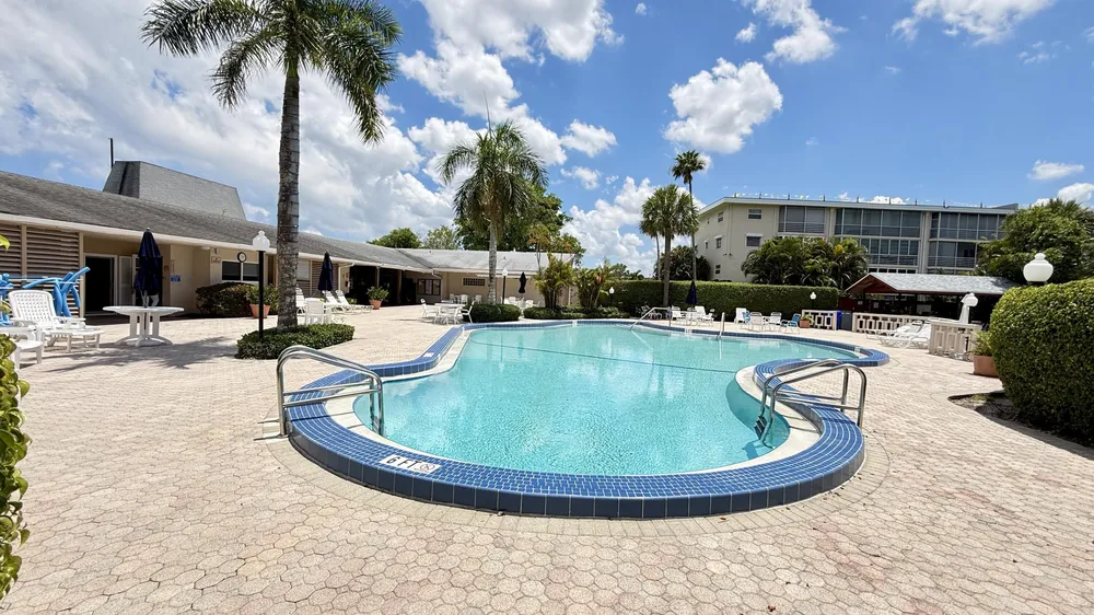 2728 Garden Dr N, Lake Worth Beach, FL 33461