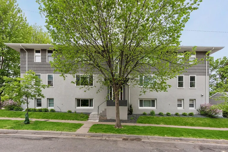 45 Albert St S, Saint Paul, MN 55105