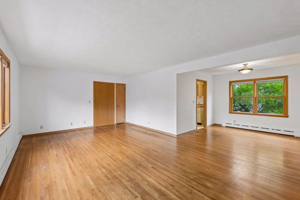 45 Albert St S, Saint Paul, MN 55105
