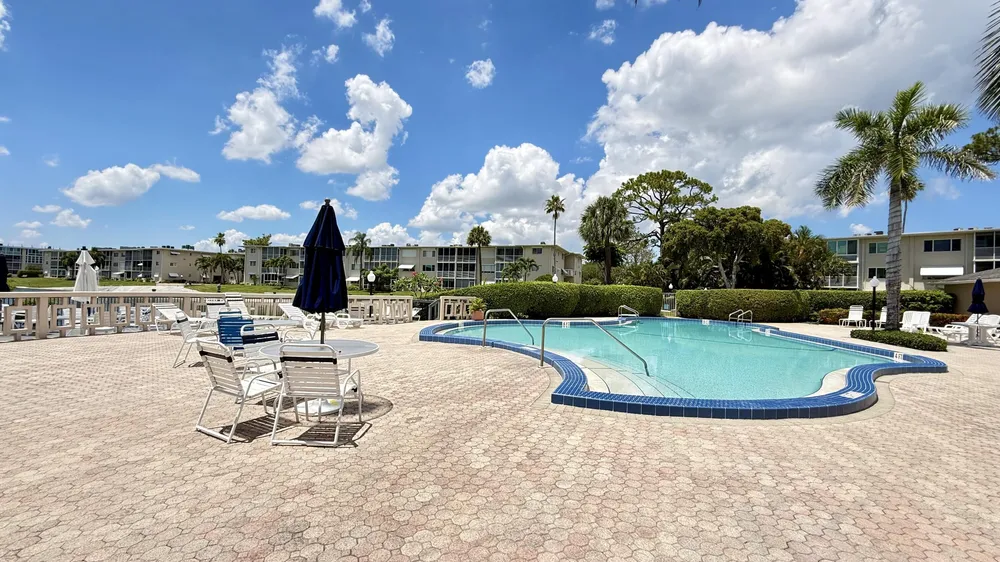 2728 Garden Dr N, Lake Worth Beach, FL 33461