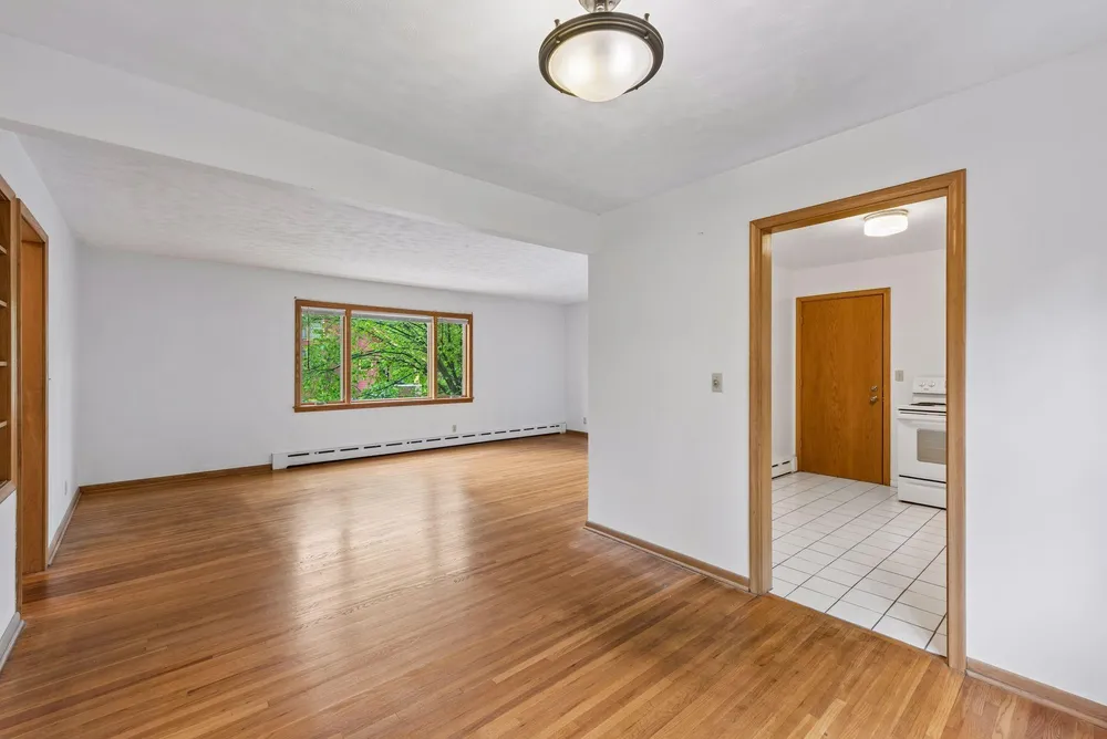 45 Albert St S, Saint Paul, MN 55105
