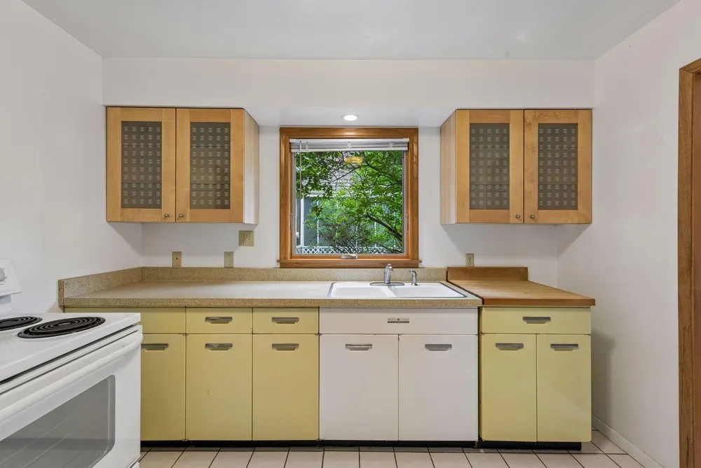 45 Albert St S, Saint Paul, MN 55105