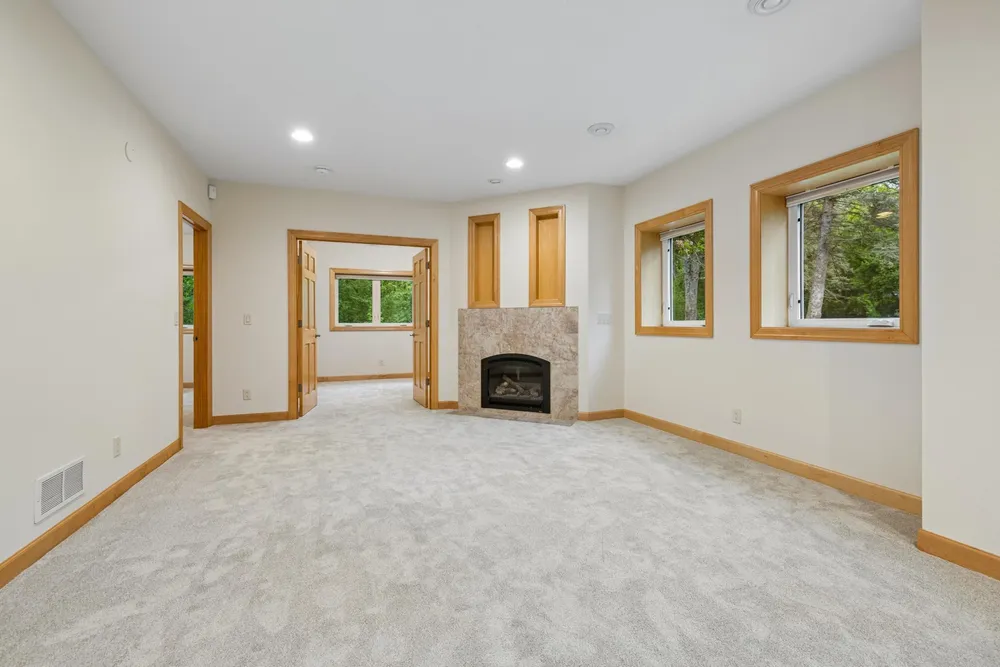 719 Spring Creek Circle, Mendota Heights, MN 55118